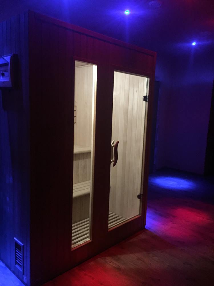 Empire Cabaret Penzion - Nightclub in Havi Ov, Czechia