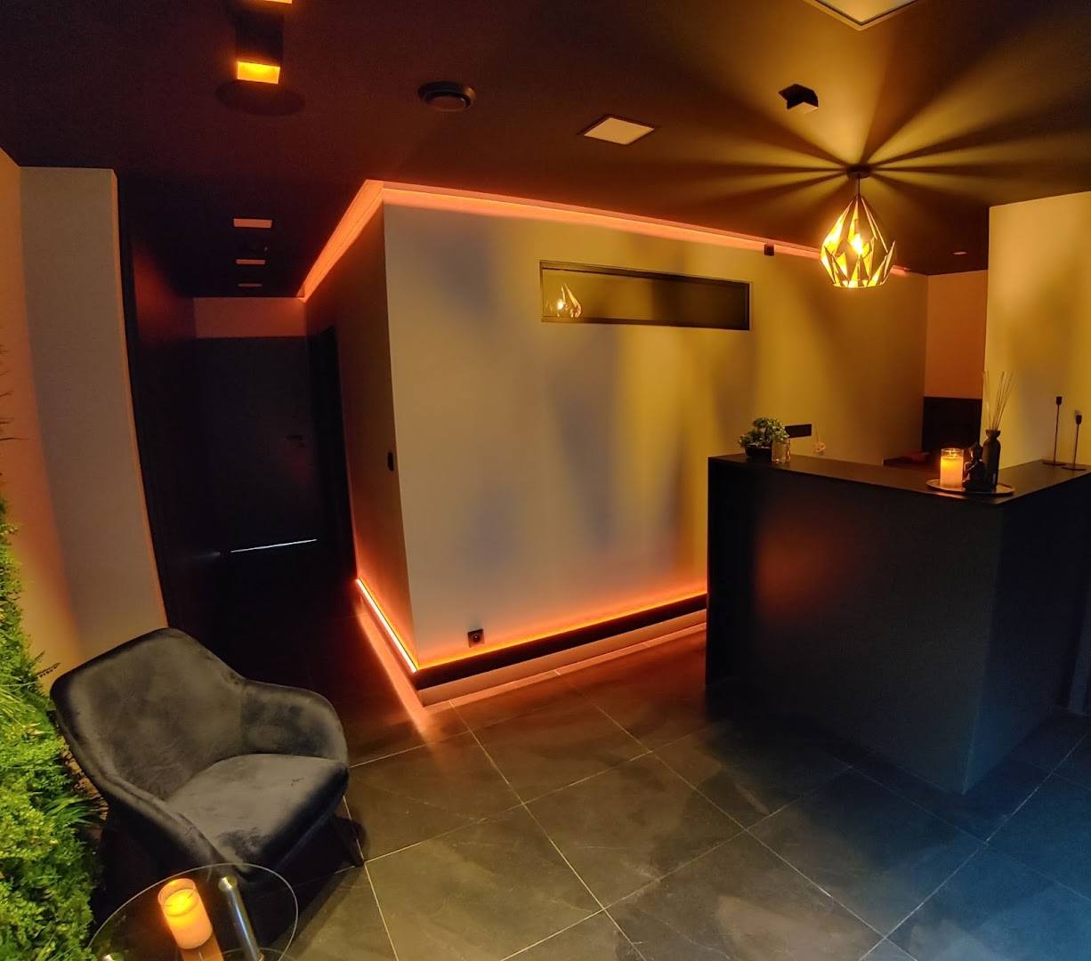 Erotické Masáže Redlips - Erotic Massage in Kladno, Czechia