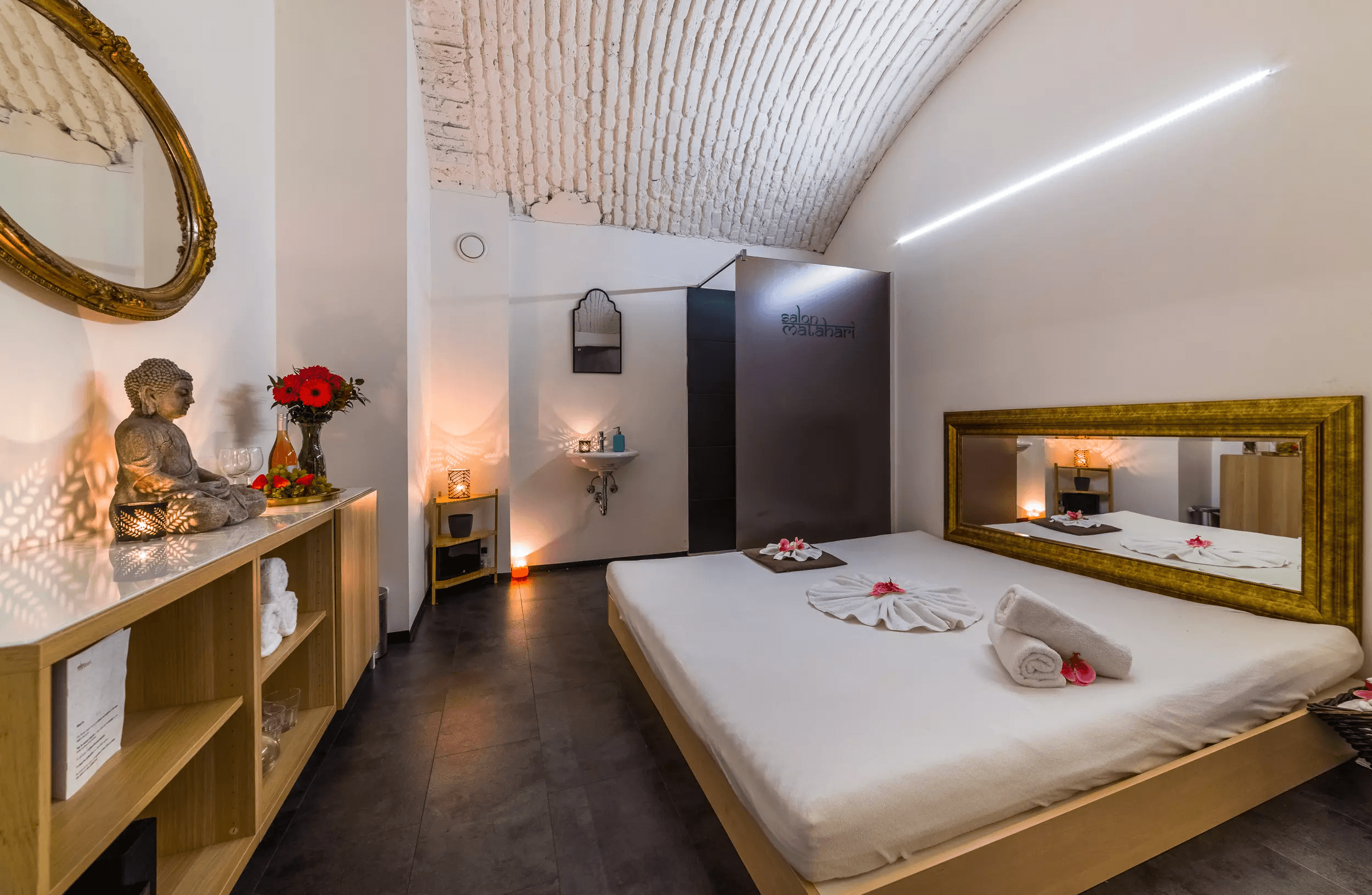 Matahari Salon - Erotic Massage in Petrska Tvr, Czechia