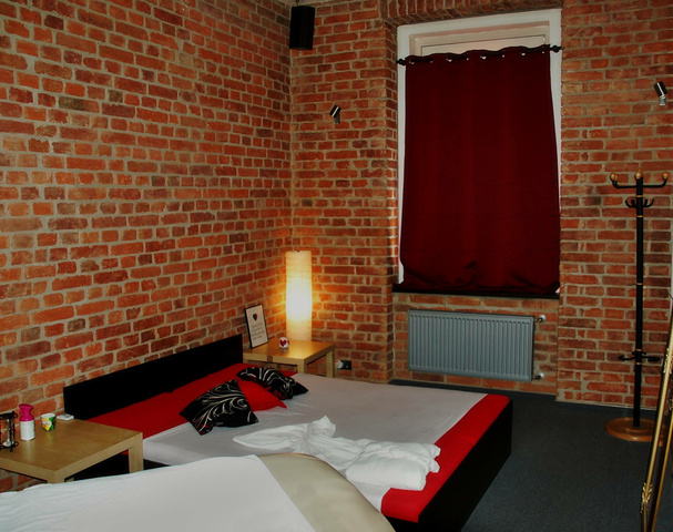 Le Cabaret - Erotic Massage in Pilsen 3 Ji Ni P Edm Sti, Czechia