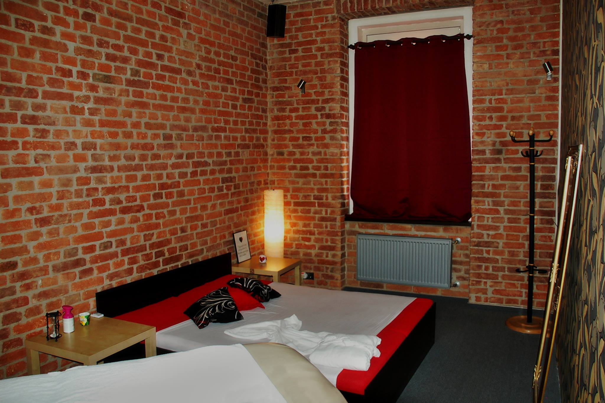 Le Cabaret - Erotic Massage in Pilsen 3 Ji Ni P Edm Sti, Czechia