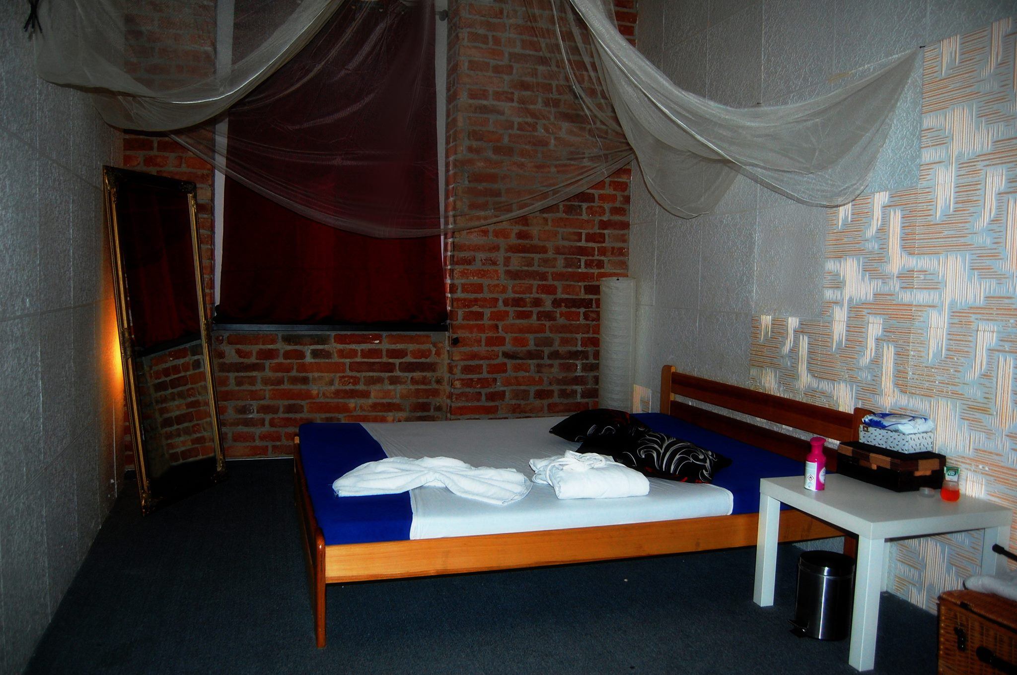 Le Cabaret - Erotic Massage in Pilsen 3 Ji Ni P Edm Sti, Czechia
