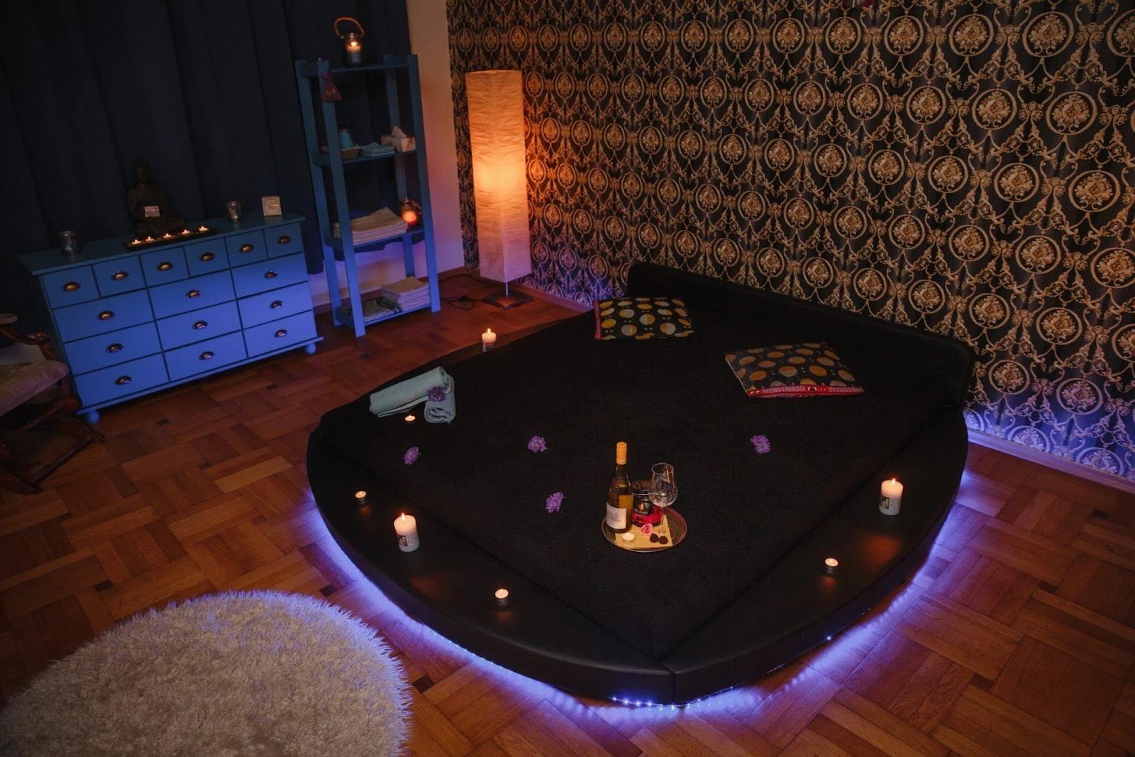 Erotic Massage Prague - Red Massage - Erotic Massage in Prague 2 Vinohrady, Czechia