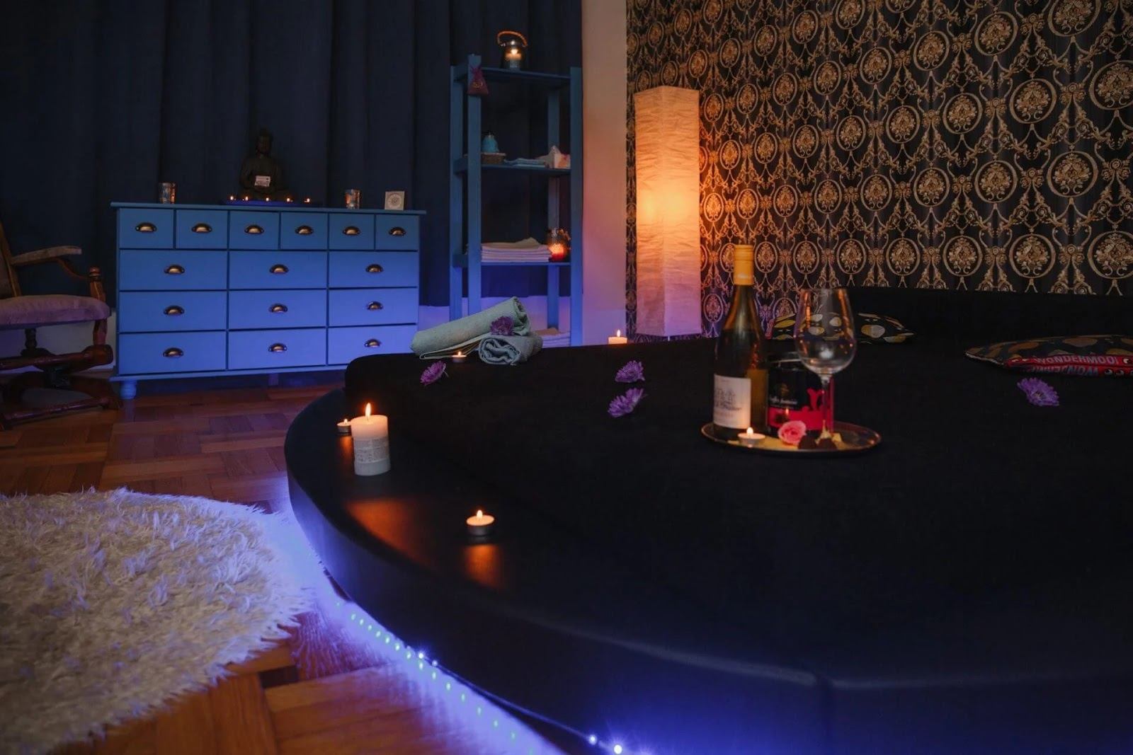 Erotic Massage Prague - Red Massage - Erotic Massage in Prague 2 Vinohrady, Czechia
