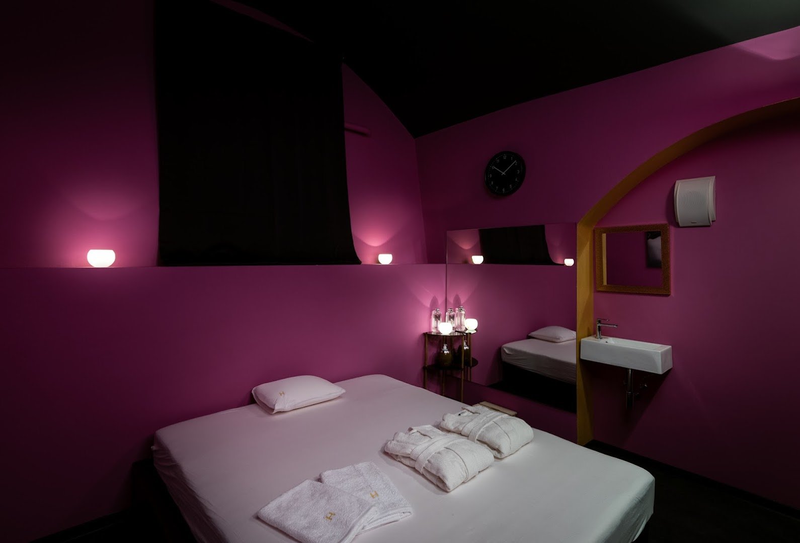 Erotické Masáže Praha - Rabbit Hall Vinohradská | Erotic Massage - Erotic Massage in Prague 2 Vinohrady, Czechia