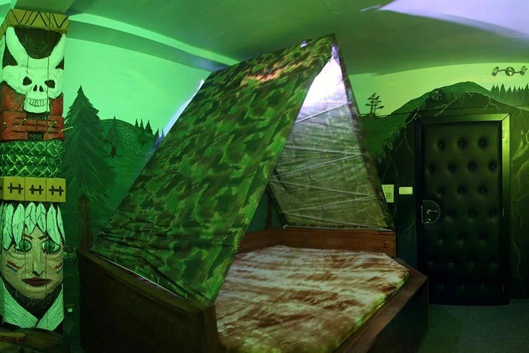 Sweet Paradise - Dolly - Nightclub in Prague 3 I Kov, Czechia