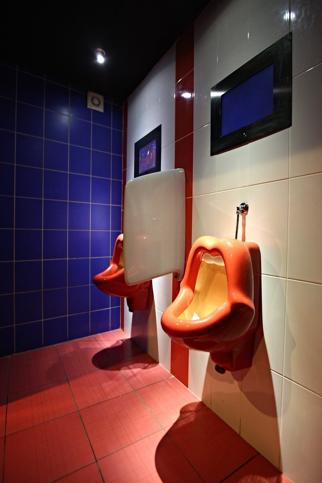 Sweet Paradise - Dolly - Nightclub in Prague 3 I Kov, Czechia