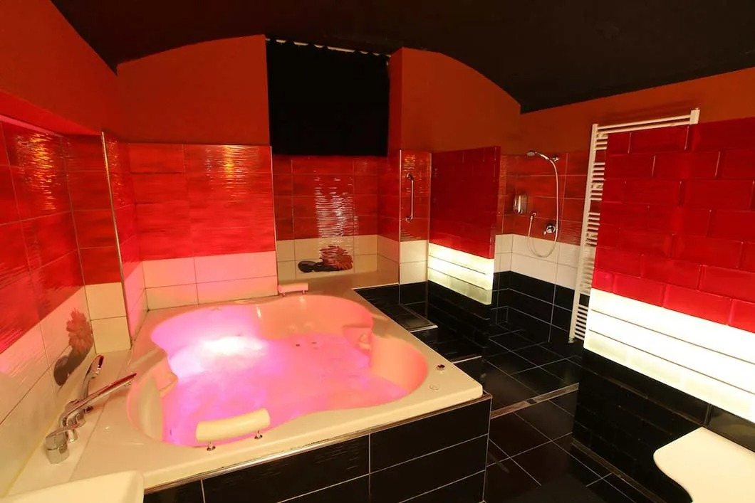 Sweet Paradise - Dolly - Nightclub in Prague 3 I Kov, Czechia