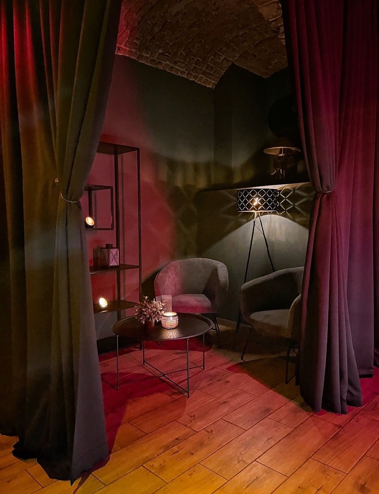 Erotické Masáže Praha - Rabbit Hall Anděl | Erotic Massage - Erotic Massage in Prague 5 Smichov, Czechia