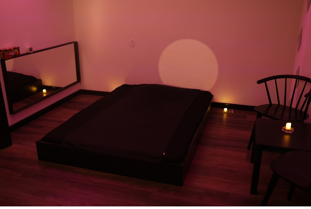 Erotic Massage - Sweet Peach | Erotické Masáže Praha - Erotic Massage in Prague 7 Letna, Czechia