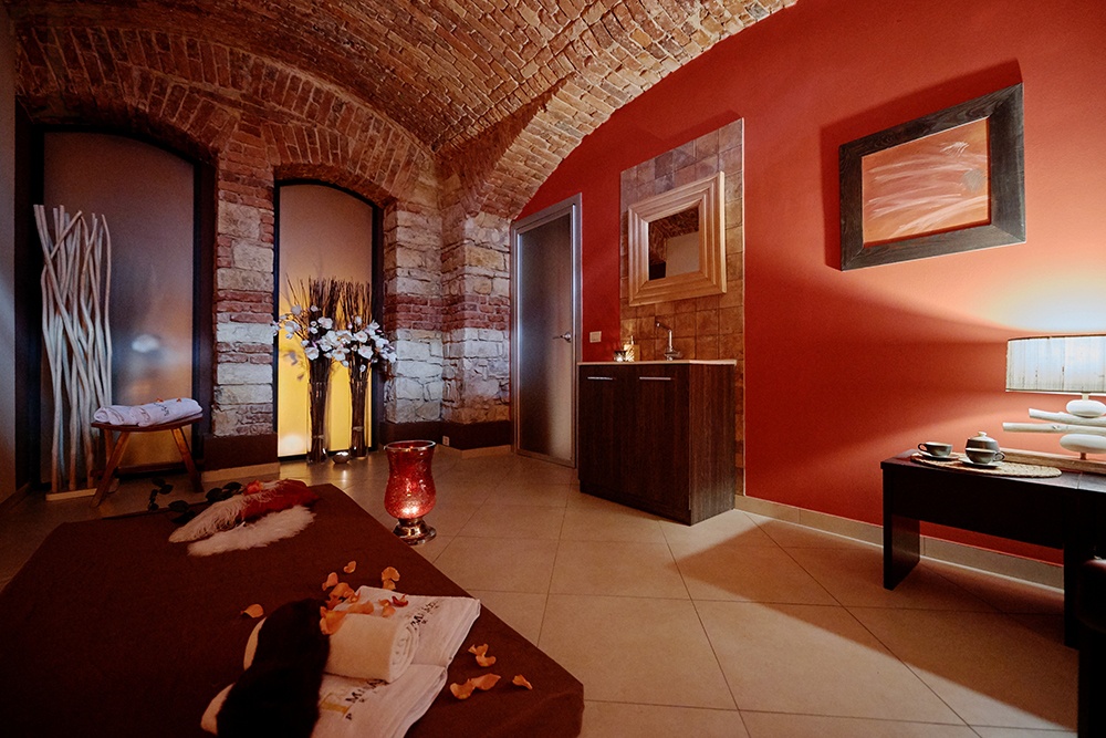 Oriental Spa & Wellness - Erotic Massage in Prague, Czechia