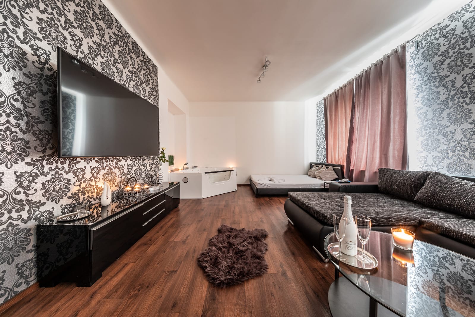 Privat Club Holy - Erotic Massage in Prague, Czechia