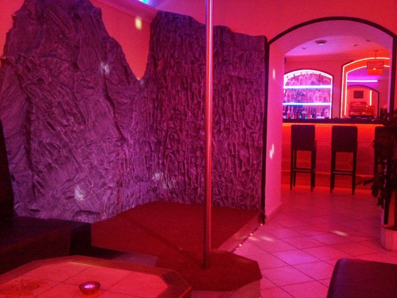 Follow Me - Nightclub in Prague, Czechia