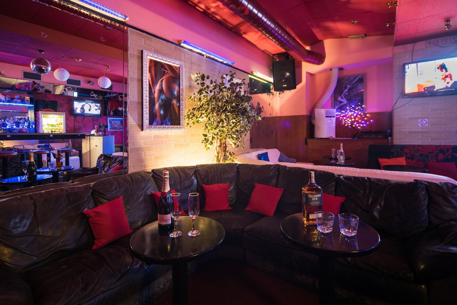 Hanka Servis - Nightclub in Prague, Czechia