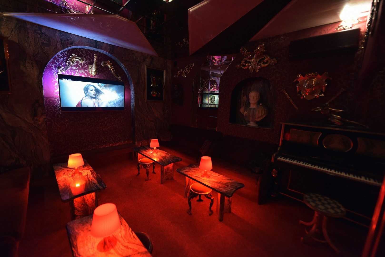 Night Club Velvet - Nightclub in Prague, Czechia