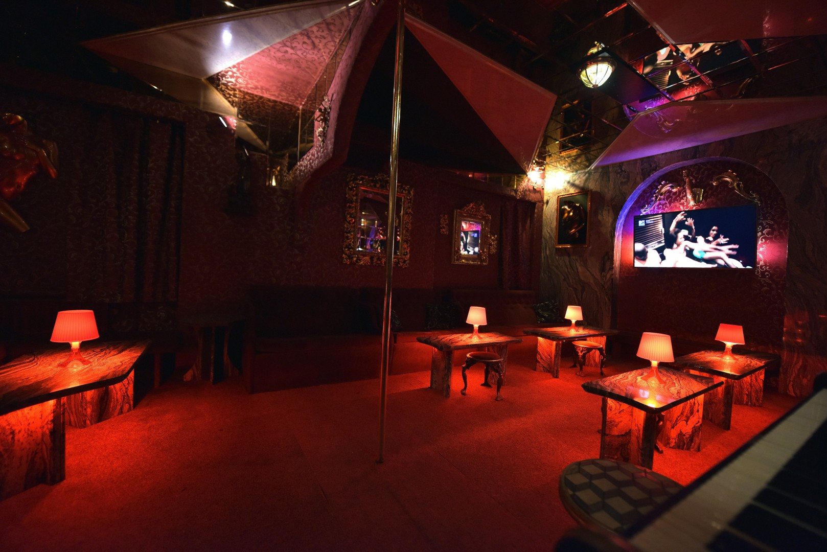 Night Club Velvet - Nightclub in Prague, Czechia