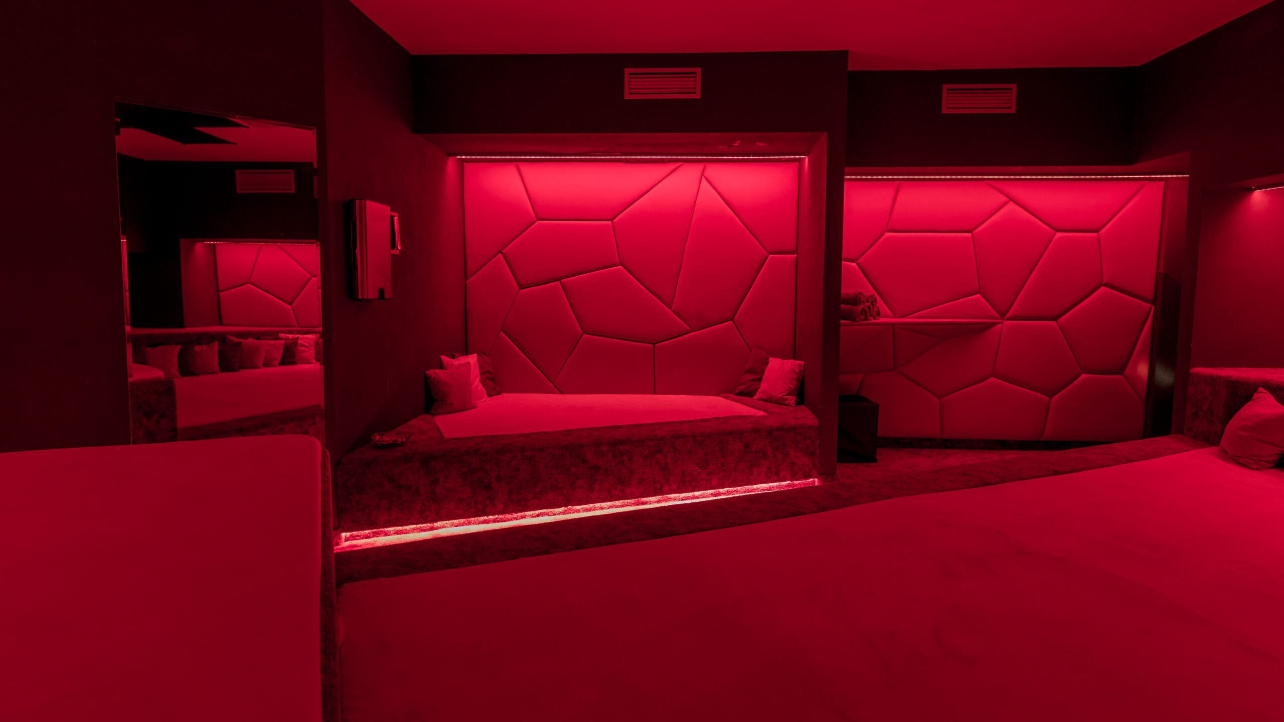 Swingers Club Fantasy - Swinger Club in Prague, Czechia
