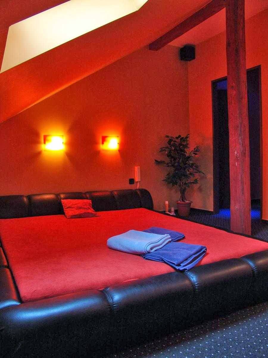 Glory Club Retro Bar - Nightclub in Usti Nad Labem, Czechia