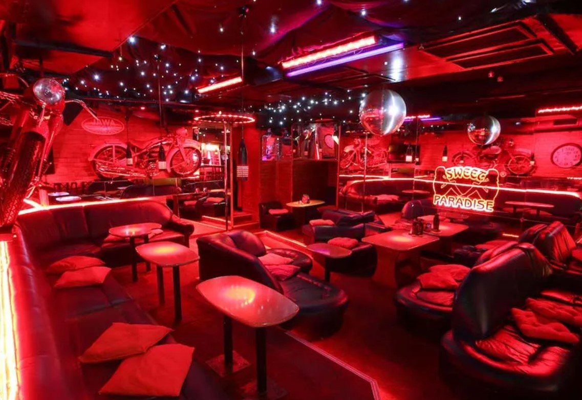 Sweet Paradise - Nightclub in Vinohrady, Czechia