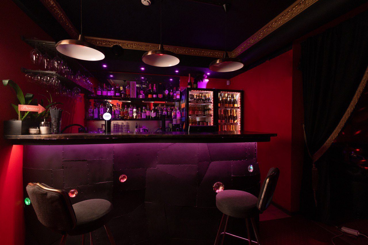 Mr. Redzar - Gentlemen’s Club - Nightclub in Tallinn, Estonia