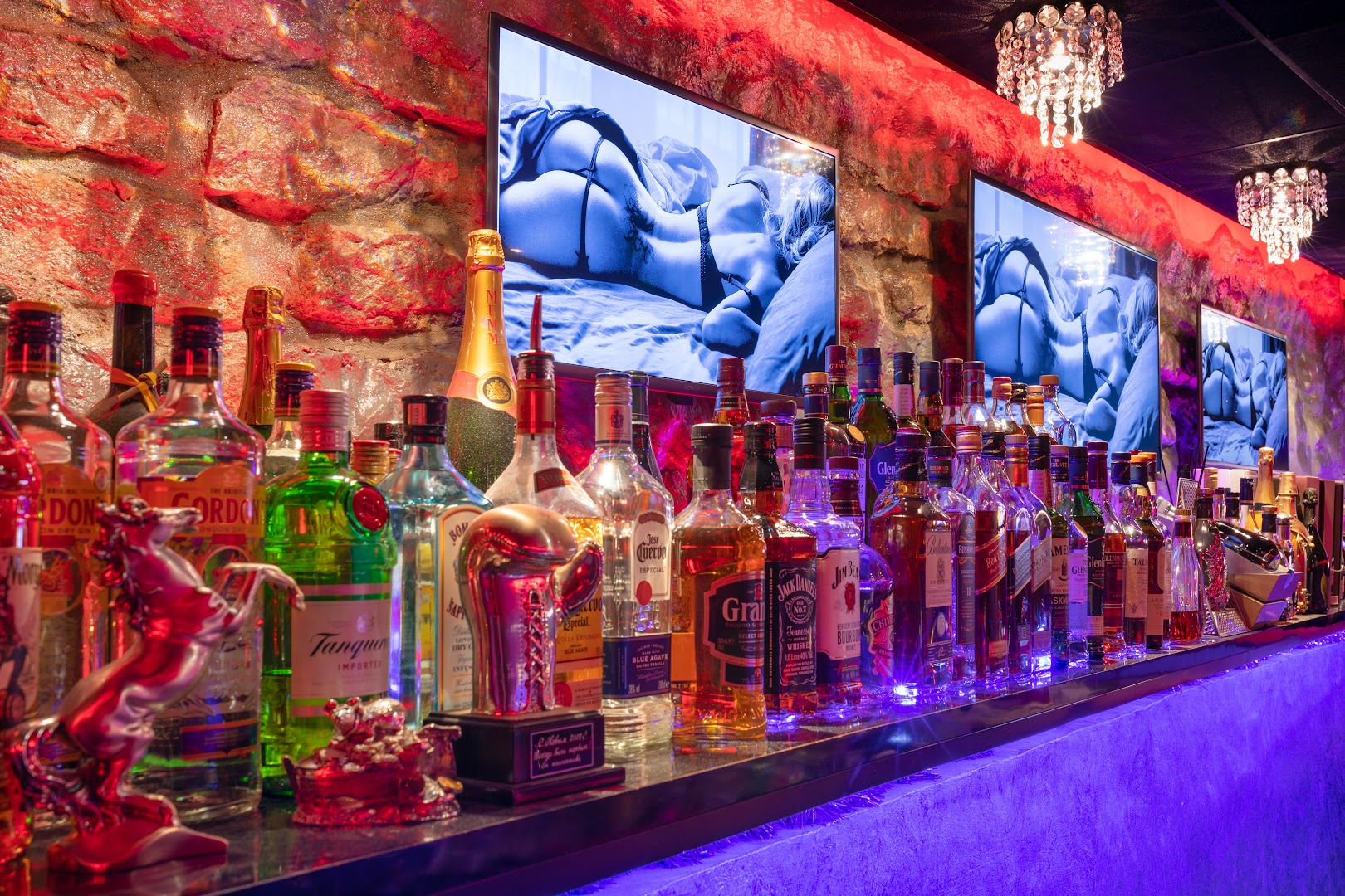 X Club - Nightclub in Tallinn, Estonia