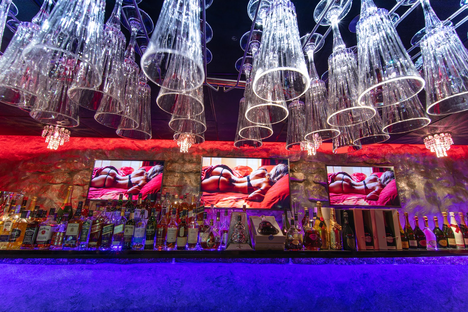 X Club - Nightclub in Tallinn, Estonia