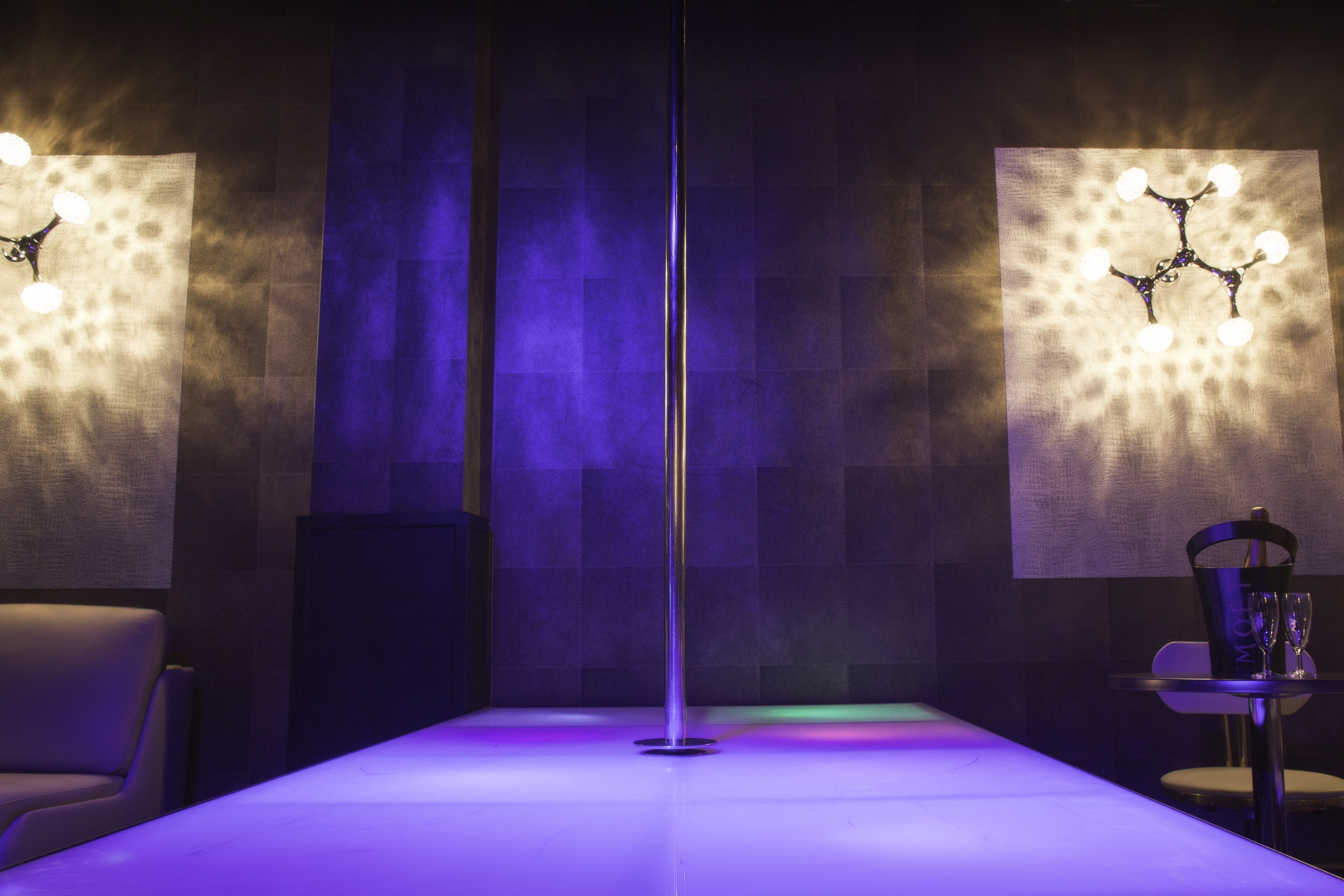 Crystal Show Club - Nightclub in Helsinki, Finland