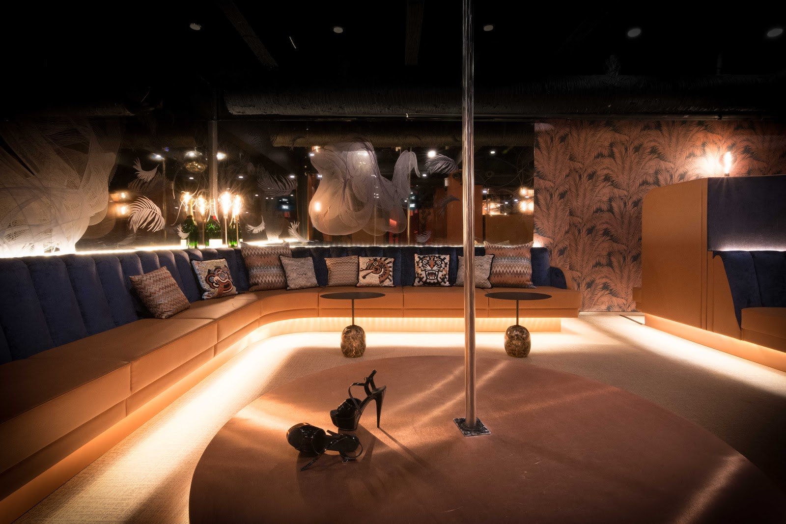 Crystal Show Club - Nightclub in Helsinki, Finland