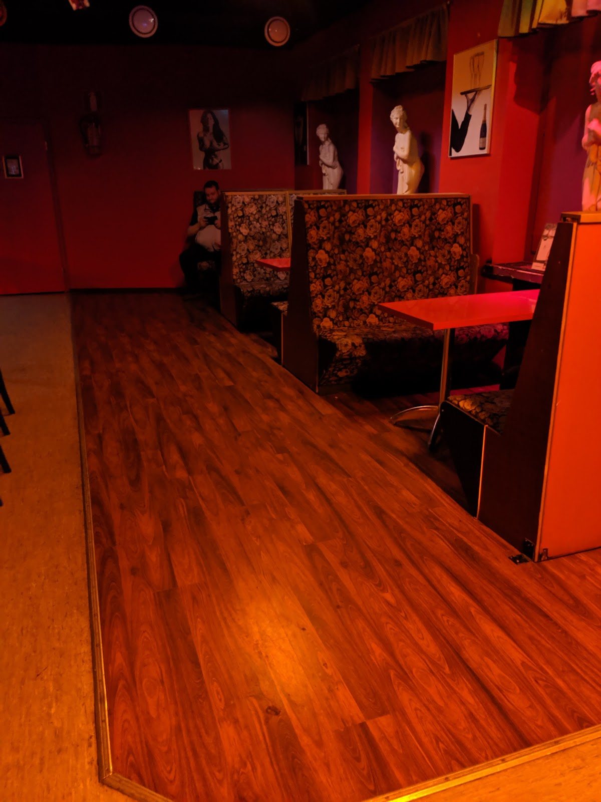 Erotic Club Showtime Tampere - Nightclub in Tampere, Finland