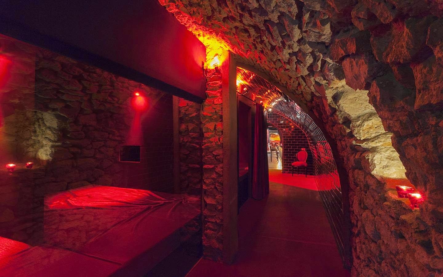 La Lanterne - Swinger Club in Aix En Provence, France
