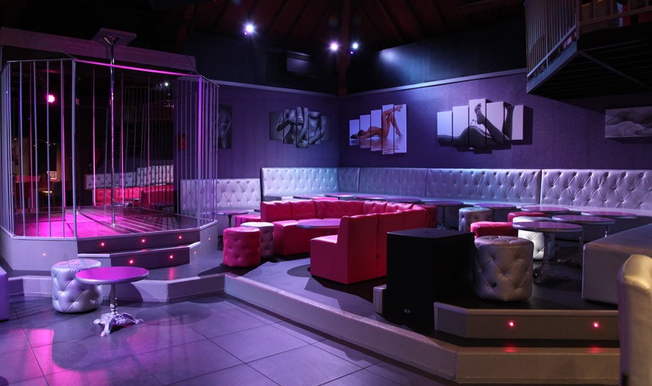 L'exhib Club Prive - Swinger Club in Amancy, France