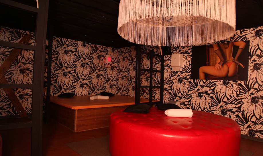 L'exhib Club Prive - Swinger Club in Amancy, France