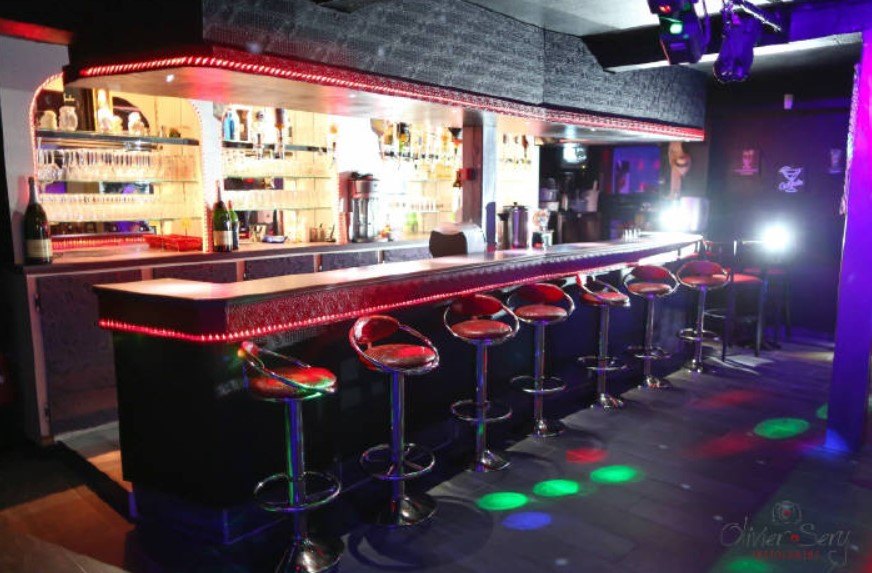Le Yacht Club 76 - Swinger Club in Auzebosc, France