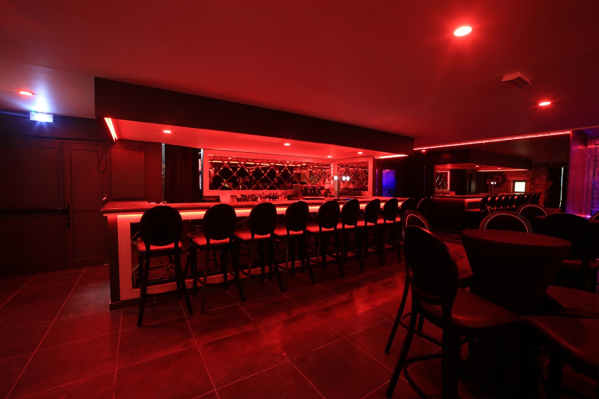 Le Mas Virginie - Swinger Club in Bouchet, France