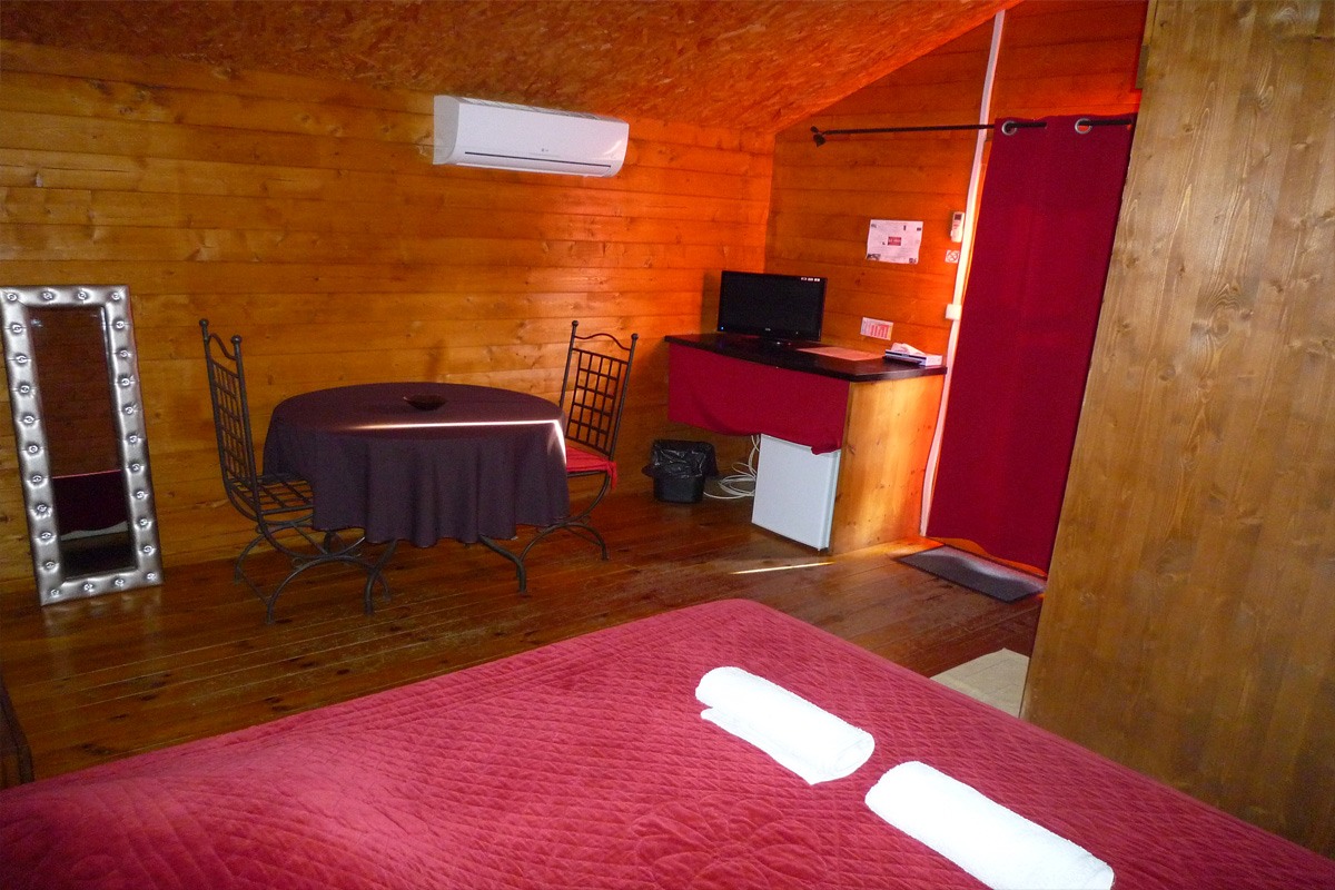 Le Mas Virginie - Swinger Club in Bouchet, France
