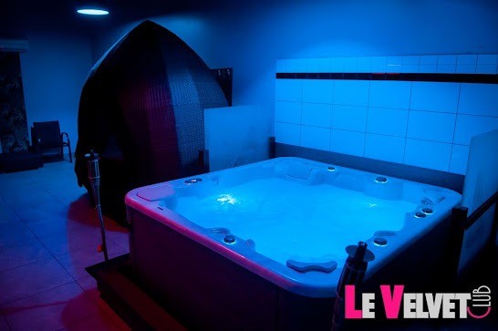 Le Velvet Club - Swinger Club in Brignais, France