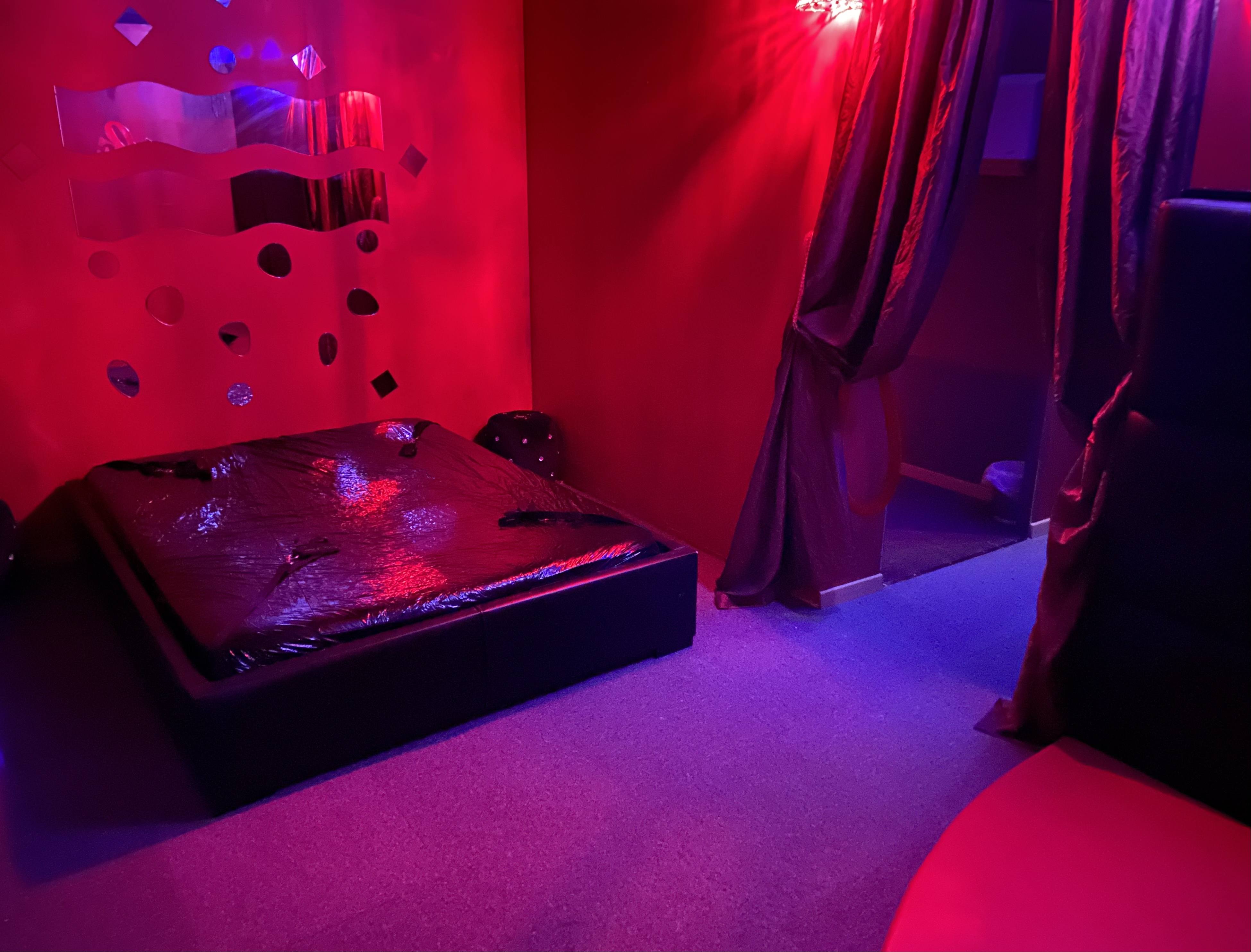 Club Privé Libertin Mixte | La Villa Rose - Swinger Club in Caissargues, France