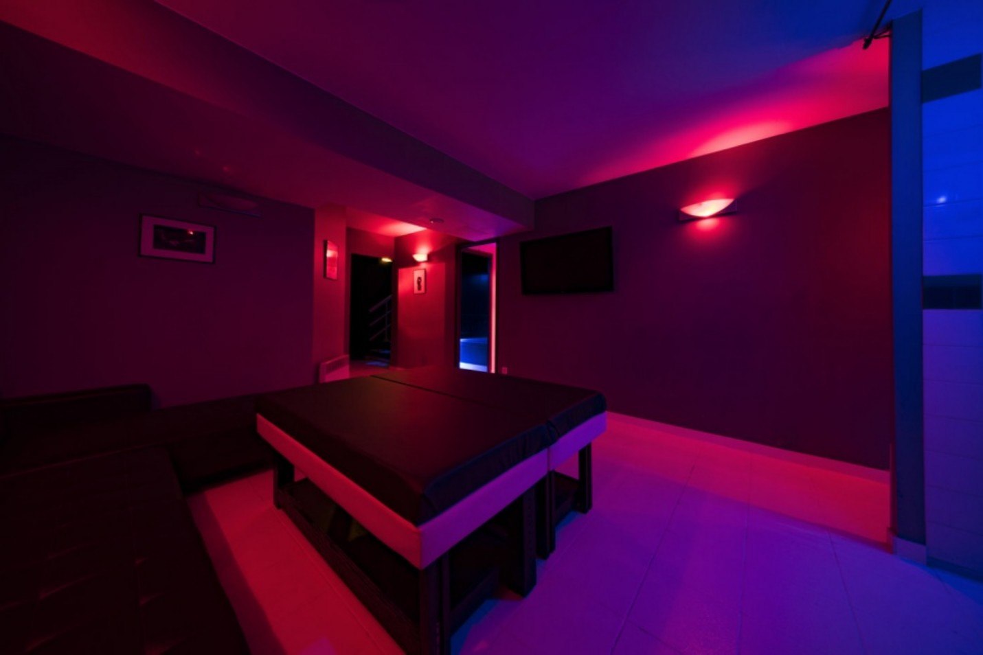 Aquadisiac Sauna Libertin Mixte - Swinger Club in Cannes, France