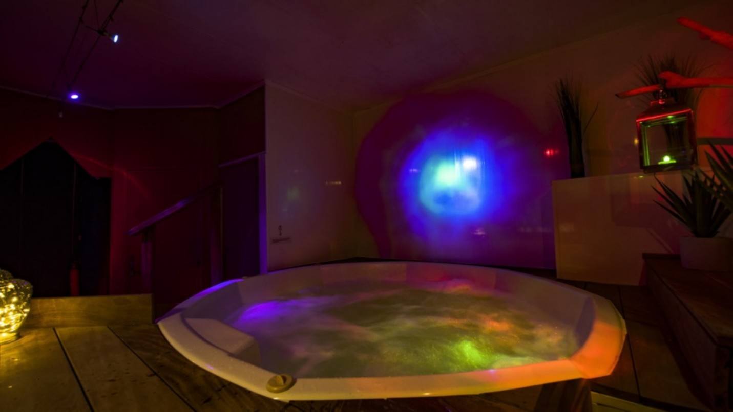 Aquadisiac Sauna Libertin Mixte - Swinger Club in Cannes, France