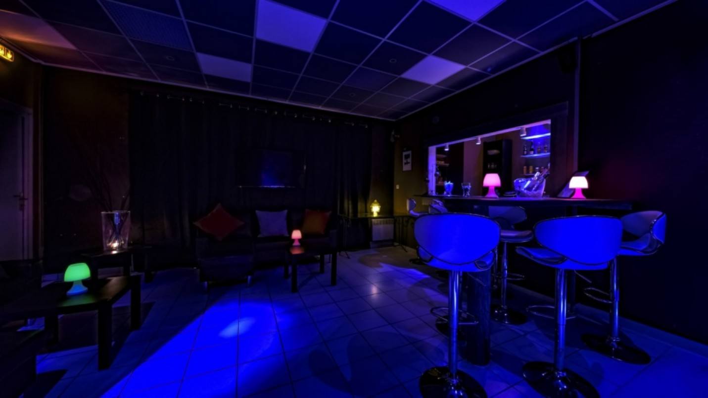 Aquadisiac Sauna Libertin Mixte - Swinger Club in Cannes, France