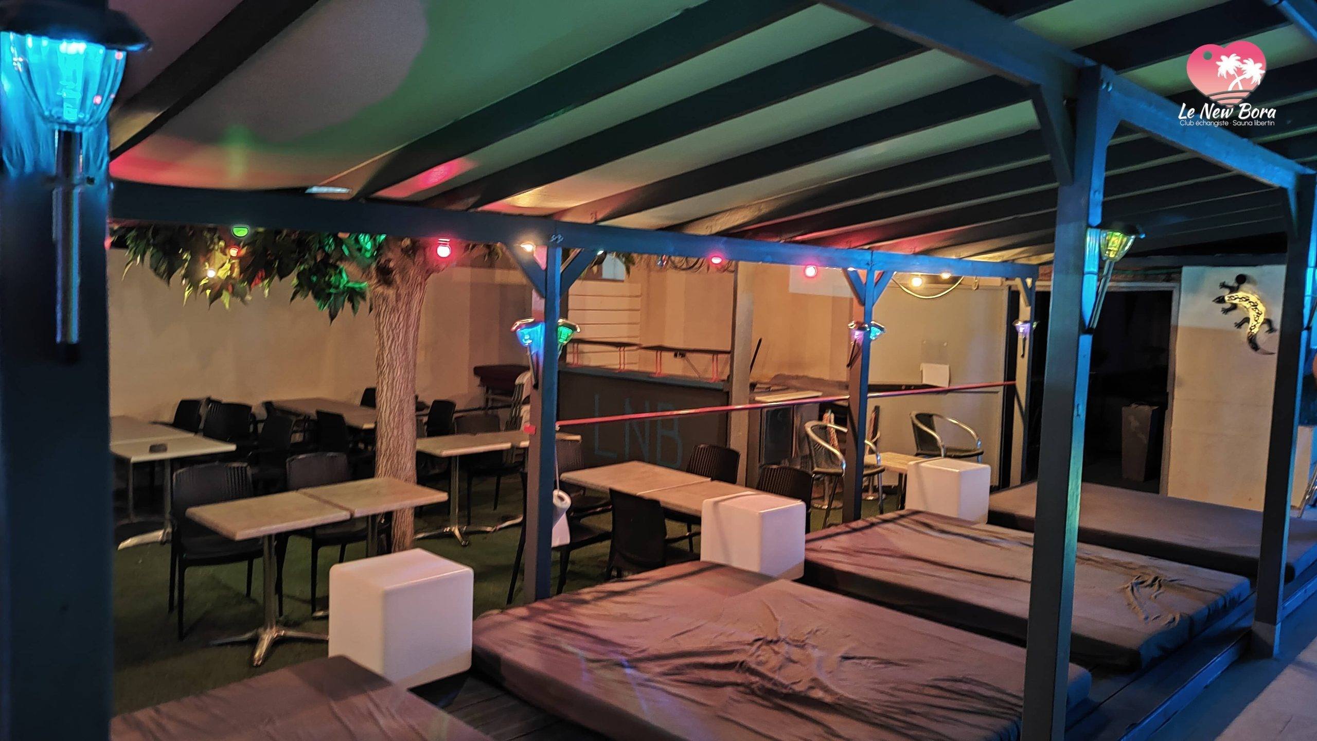 Le New Bora - Swinger Club in Castillon Du Gard, France