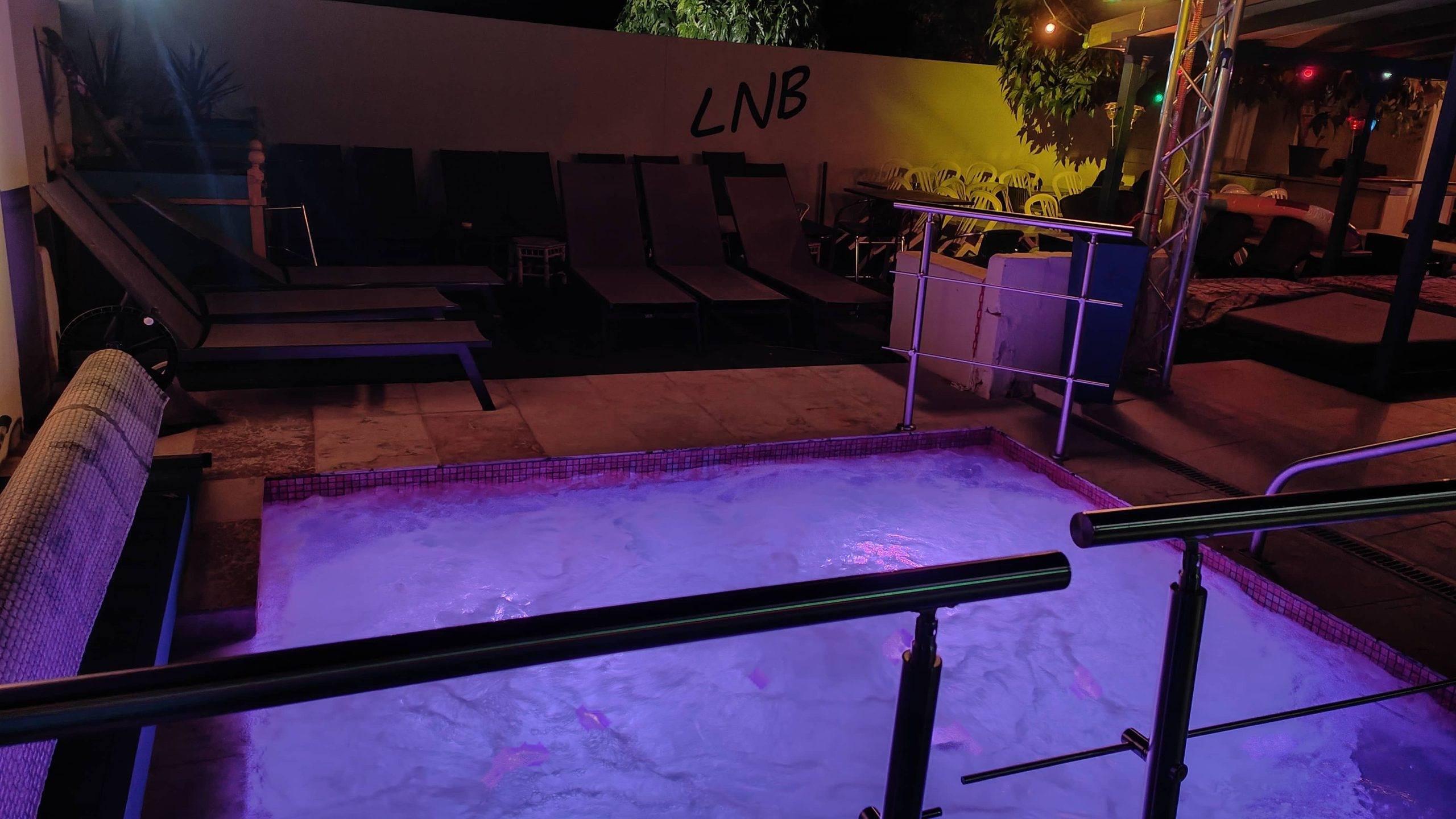 Le New Bora - Swinger Club in Castillon Du Gard, France