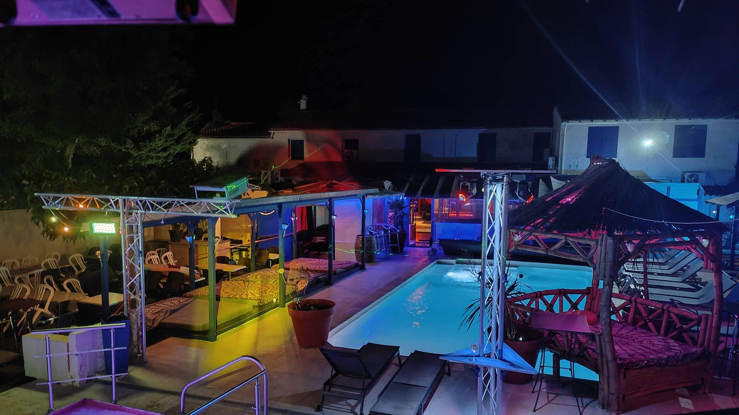 Le New Bora - Swinger Club in Castillon Du Gard, France