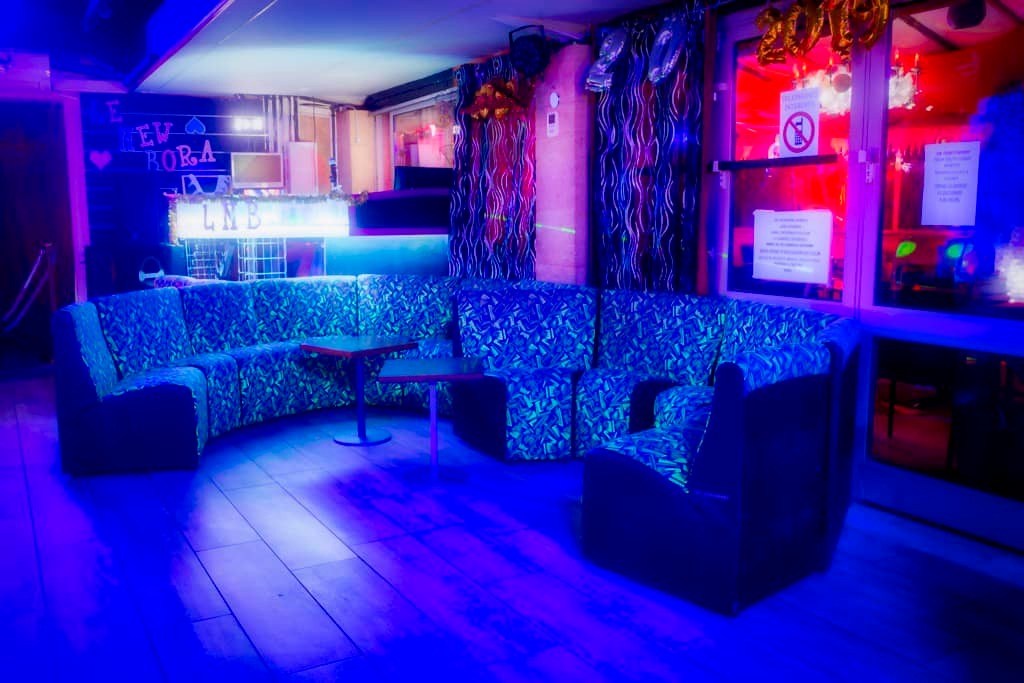 Le New Bora - Swinger Club in Castillon Du Gard, France