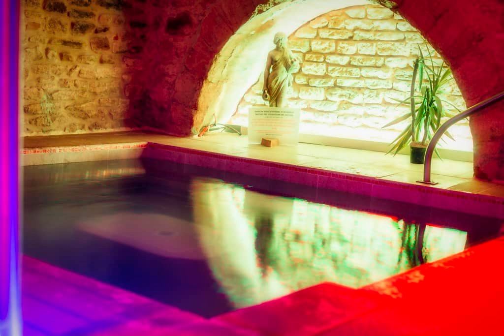 Le New Bora - Swinger Club in Castillon Du Gard, France
