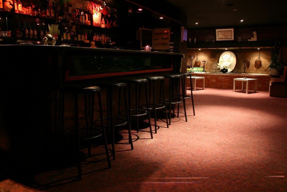 Le Hot - Nightclub in Chateauneuf Les Martigues, France