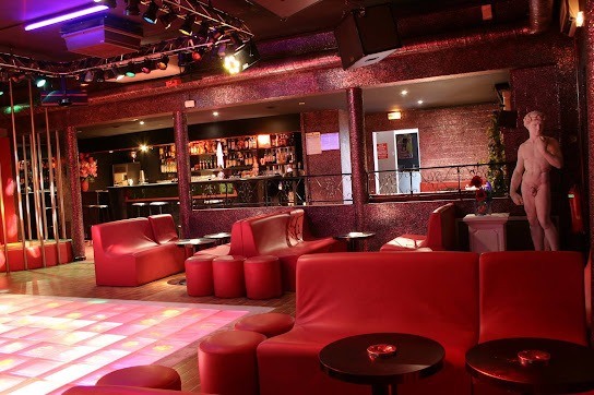Le Hot - Nightclub in Chateauneuf Les Martigues, France