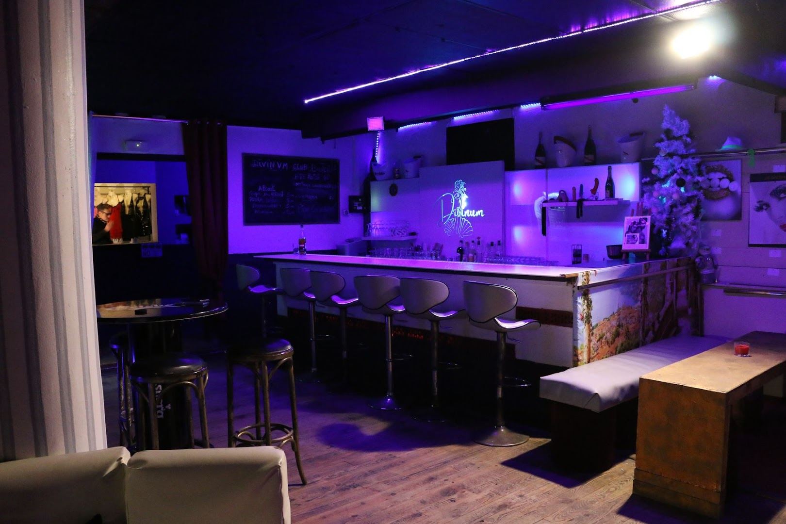 Club Libertin - Le Divinum - Swinger Club in Civens, France