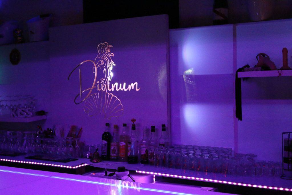 Club Libertin - Le Divinum - Swinger Club in Civens, France