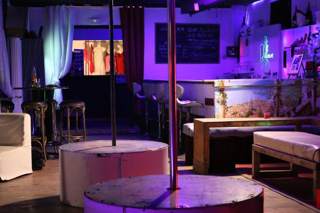 Club Libertin - Le Divinum - Swinger Club in Civens, France